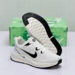 Model Code: 389 – Running Sneaker - Image 3