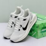 Model Code: 389 – Running Sneaker - Image 4